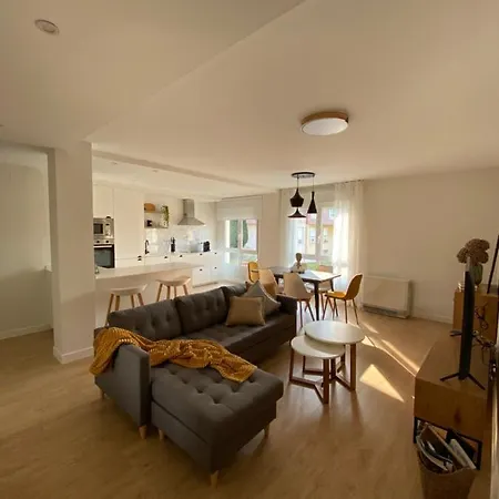 El De Alba En * Candás